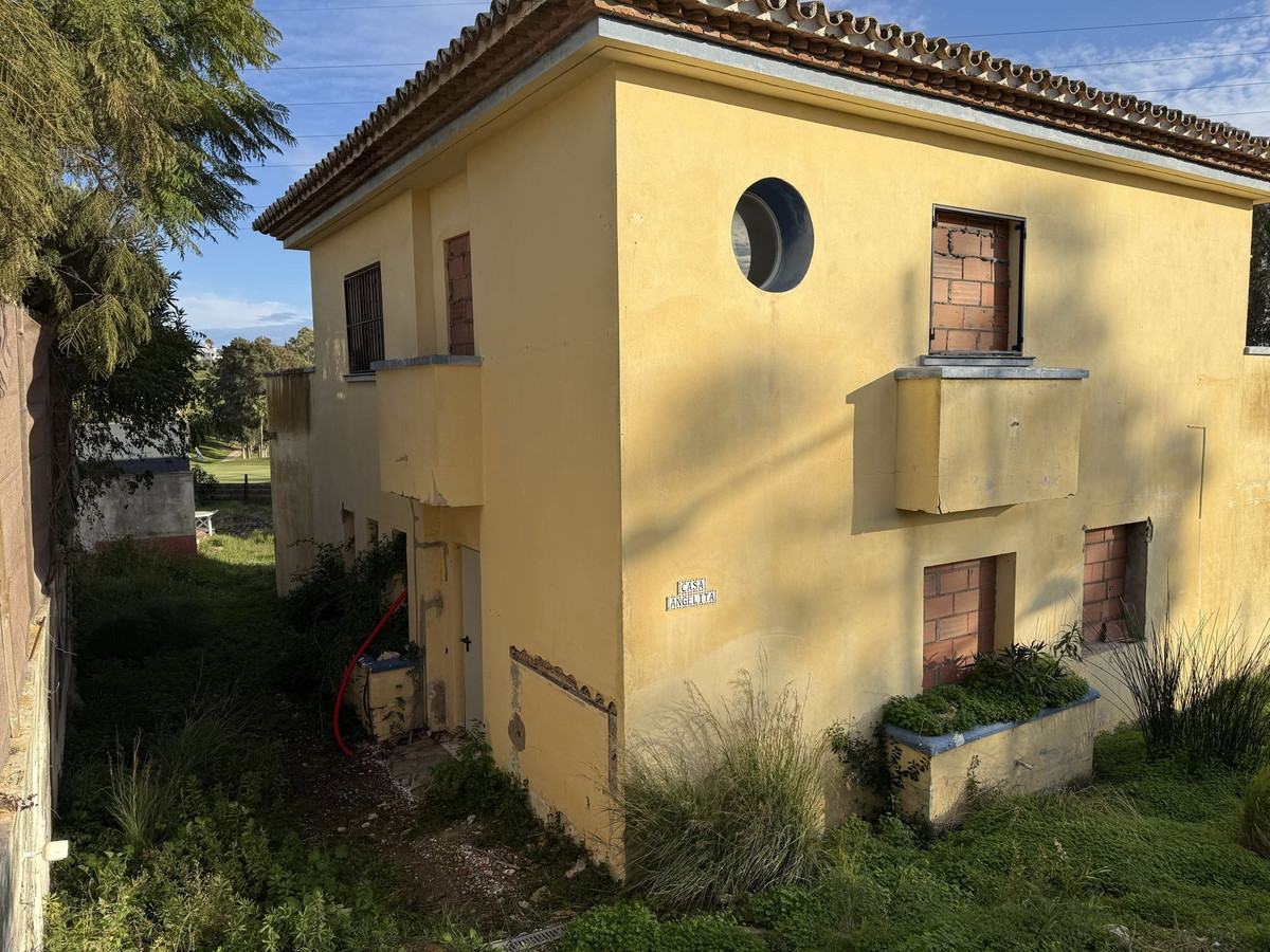 3 Bed Townhouse for sale in Estepona Costa Del Sol, Málaga, Spain