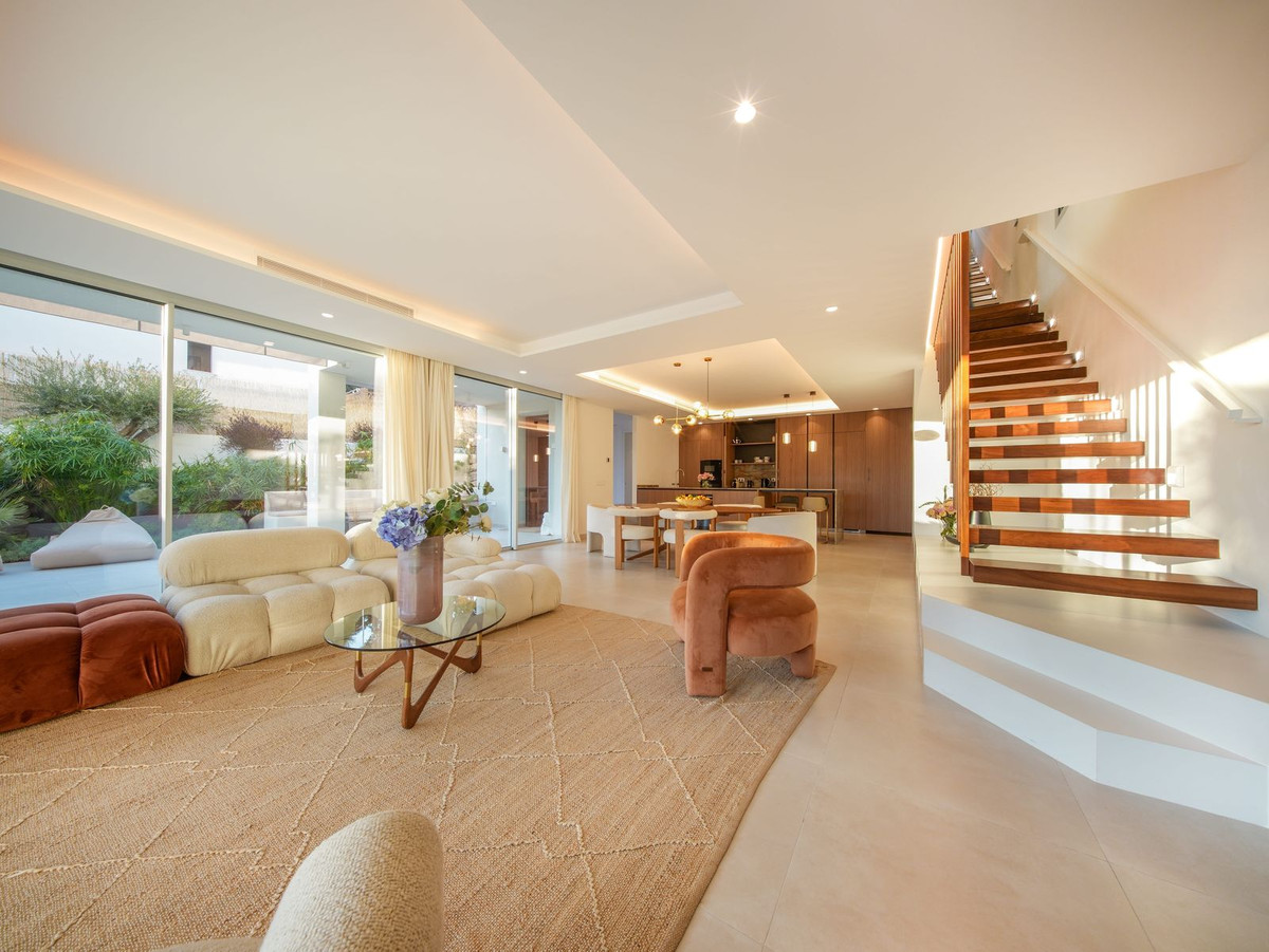 Se vende Villa - Chalet de 5 dormitorios en Costa Del Sol, Málaga, España
