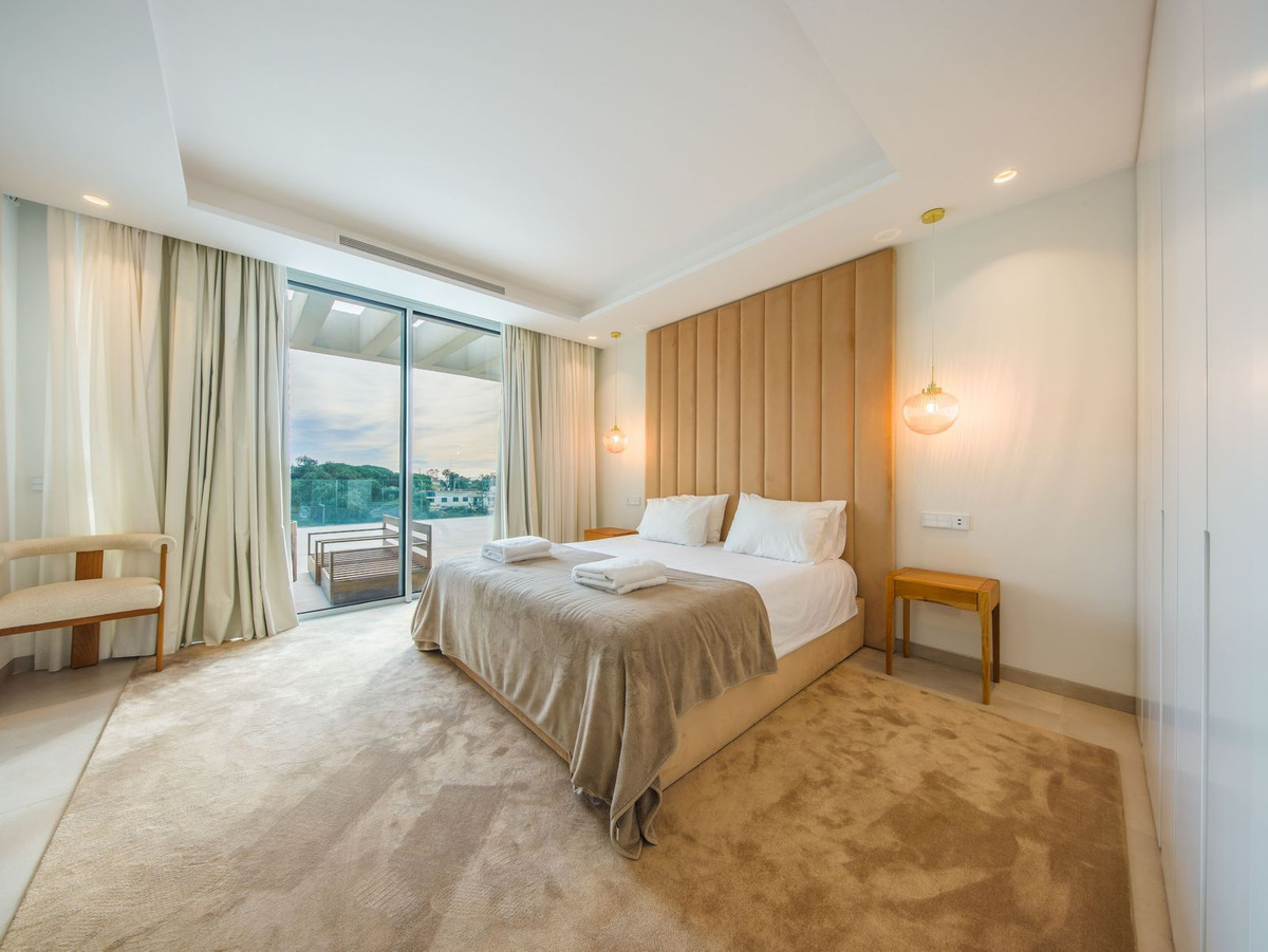 Se vende Villa - Chalet de 5 dormitorios en Costa Del Sol, Málaga, España