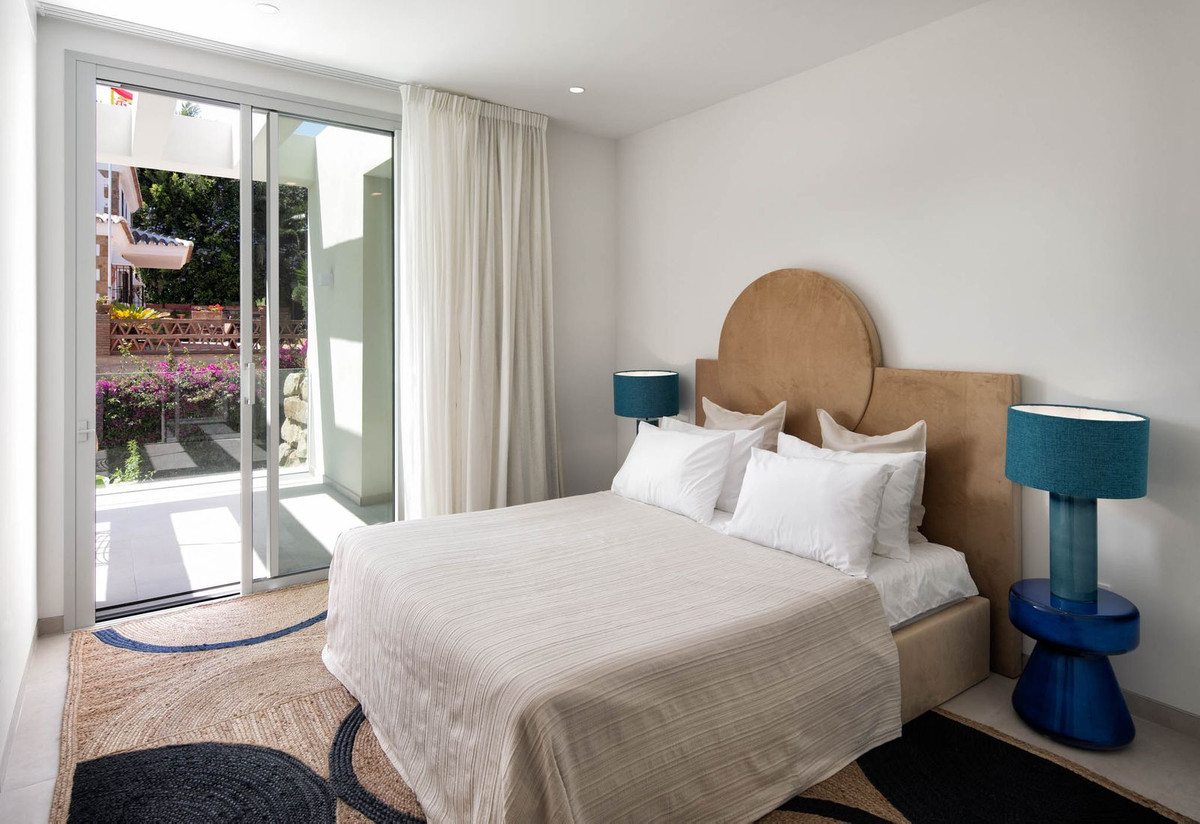 Se vende Villa - Chalet de 5 dormitorios en Costa Del Sol, Málaga, España