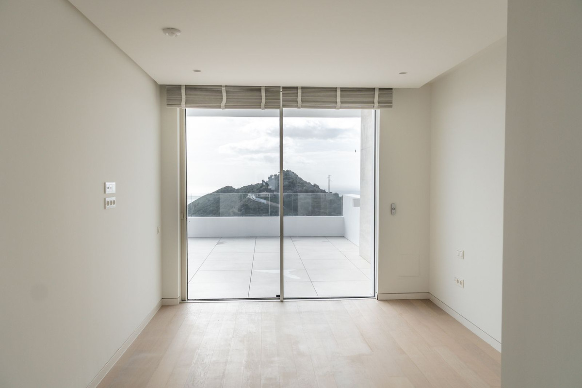 3 Bed Apartment for sale in Ojén Costa Del Sol, Málaga, Spain