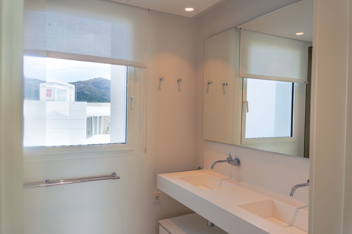 3 Bed Apartment for sale in Ojén Costa Del Sol, Málaga, Spain