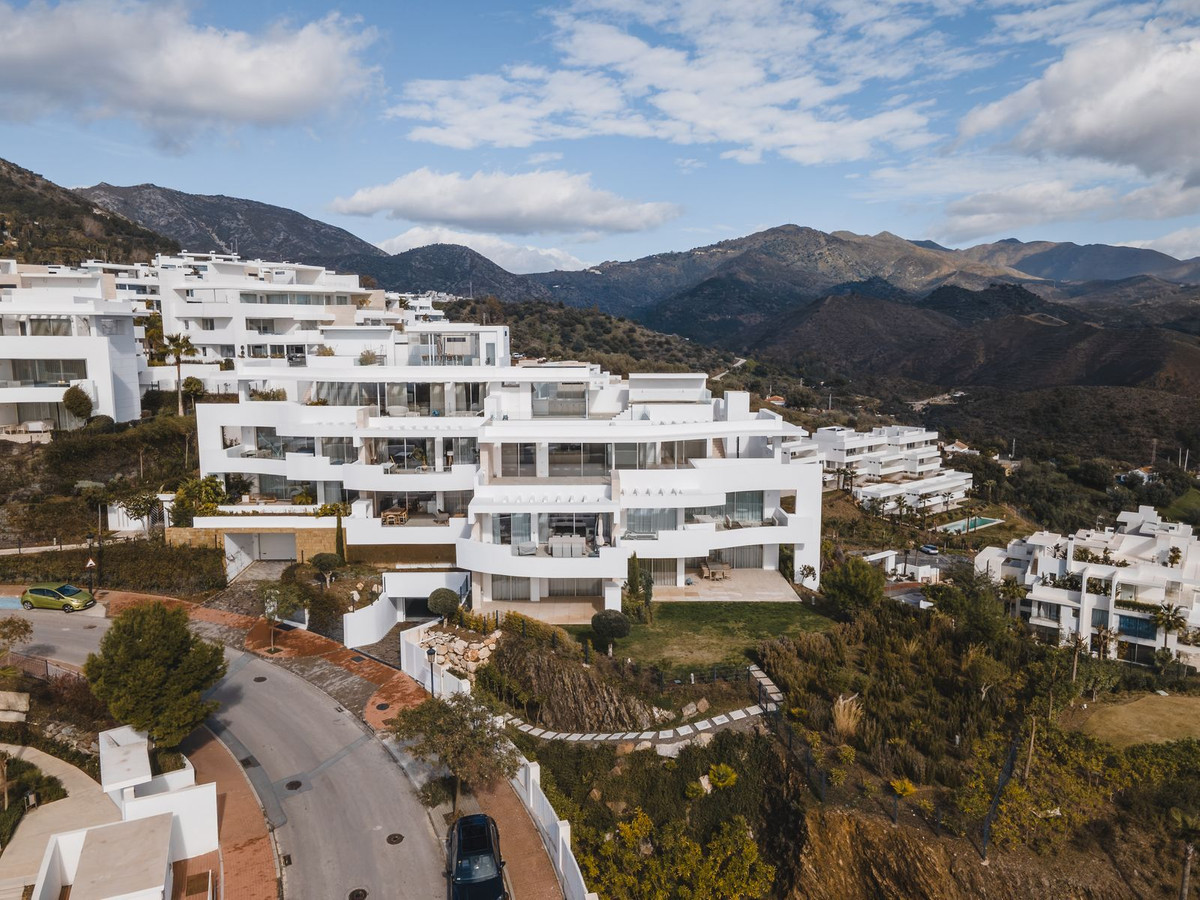 3 Bed Apartment for sale in Ojén Costa Del Sol, Málaga, Spain