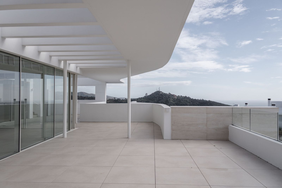 3 Bed Apartment for sale in Ojén Costa Del Sol, Málaga, Spain