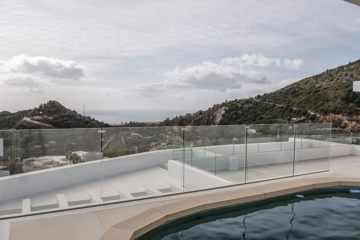 3 Bed Apartment for sale in Ojén Costa Del Sol, Málaga, Spain