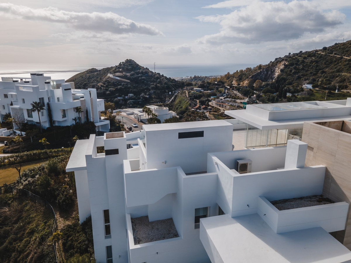 3 Bed Apartment for sale in Ojén Costa Del Sol, Málaga, Spain