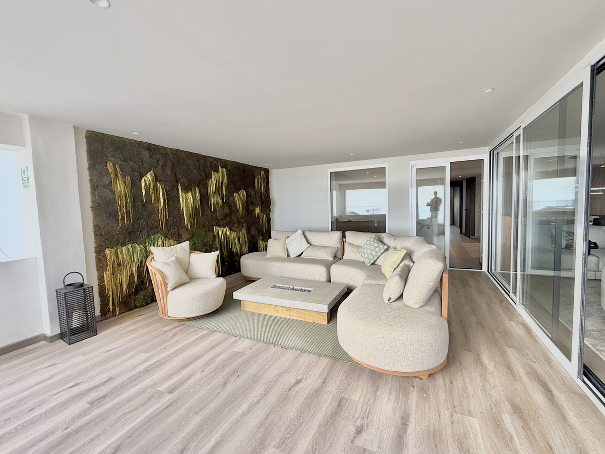 5 Bed Apartment for sale in Puerto Banús Costa Del Sol, Málaga, Spain