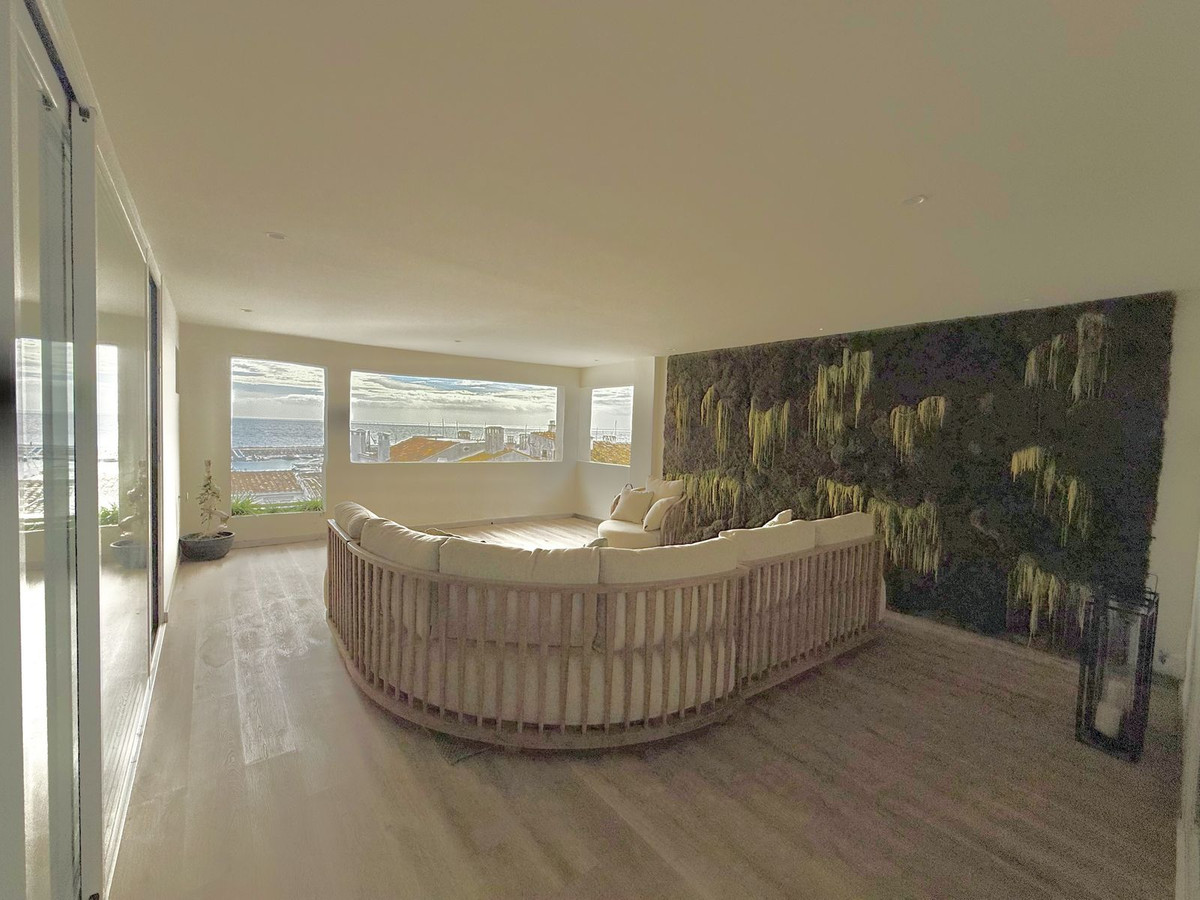 5 Bed Apartment for sale in Puerto Banús Costa Del Sol, Málaga, Spain