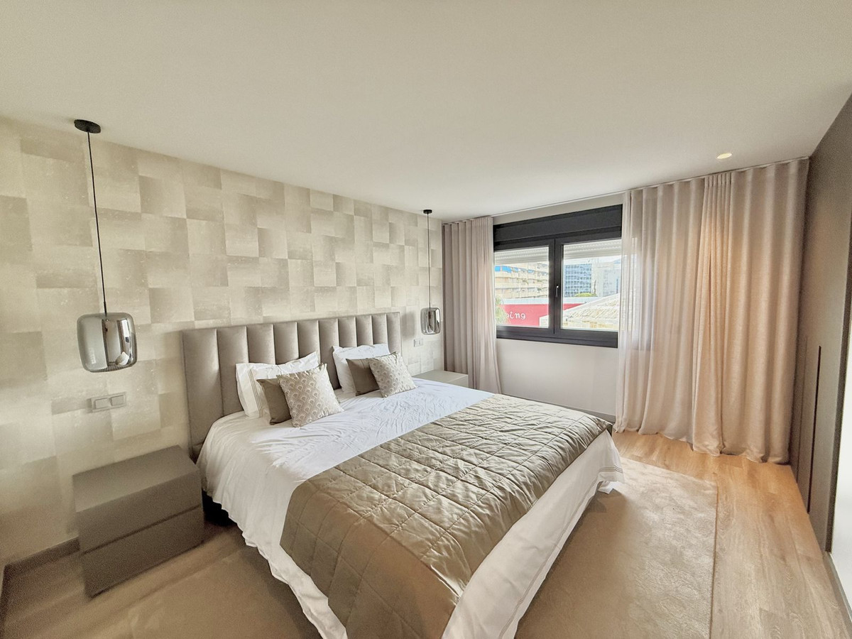 5 Bed Apartment for sale in Puerto Banús Costa Del Sol, Málaga, Spain