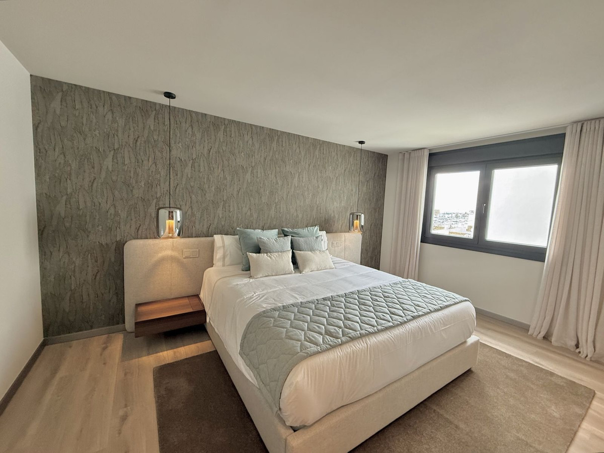 5 Bed Apartment for sale in Puerto Banús Costa Del Sol, Málaga, Spain