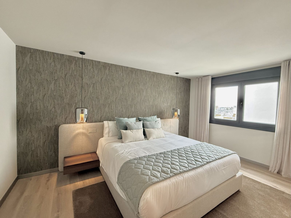 5 Bed Apartment for sale in Puerto Banús Costa Del Sol, Málaga, Spain