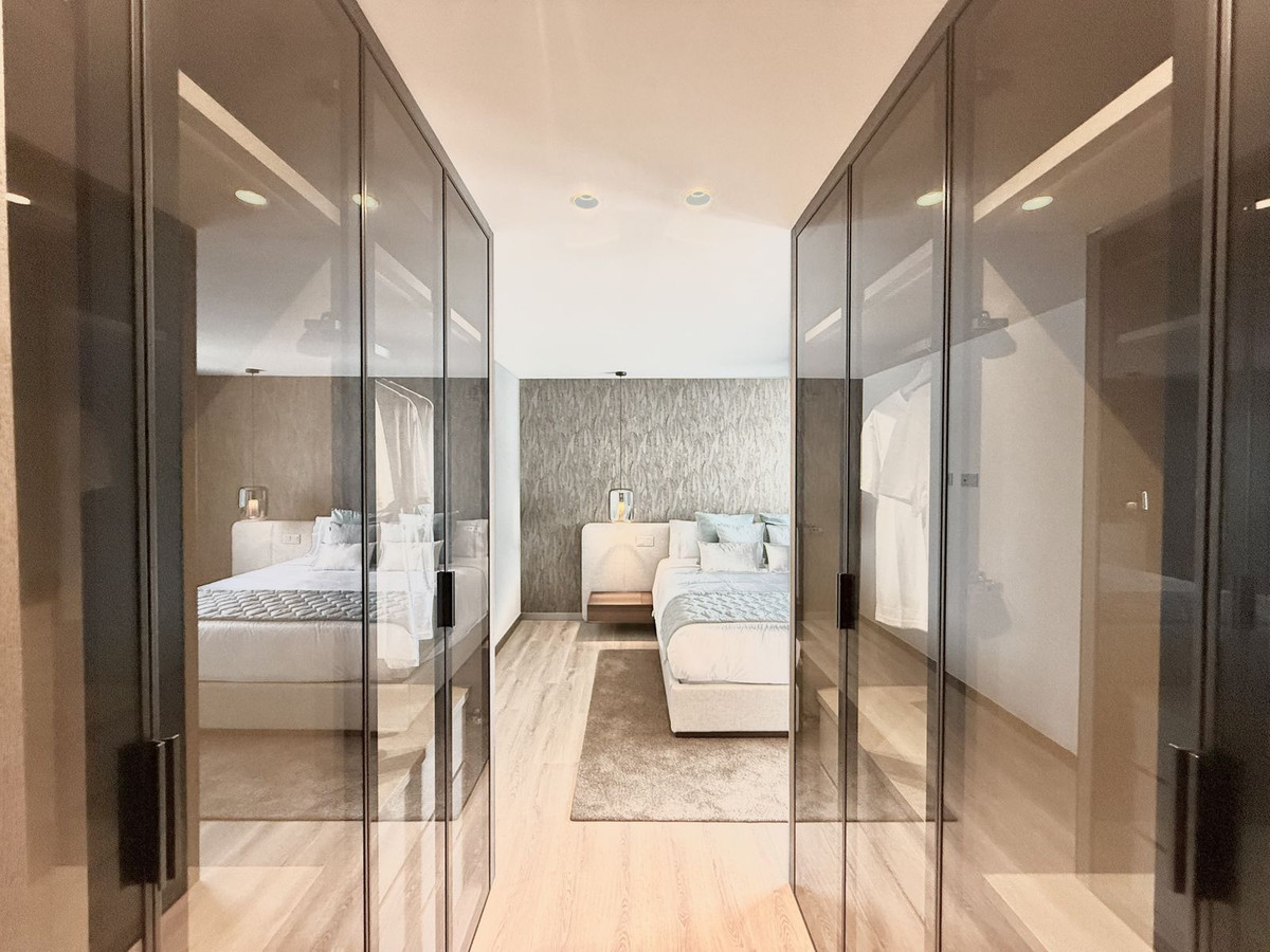 5 Bed Apartment for sale in Puerto Banús Costa Del Sol, Málaga, Spain