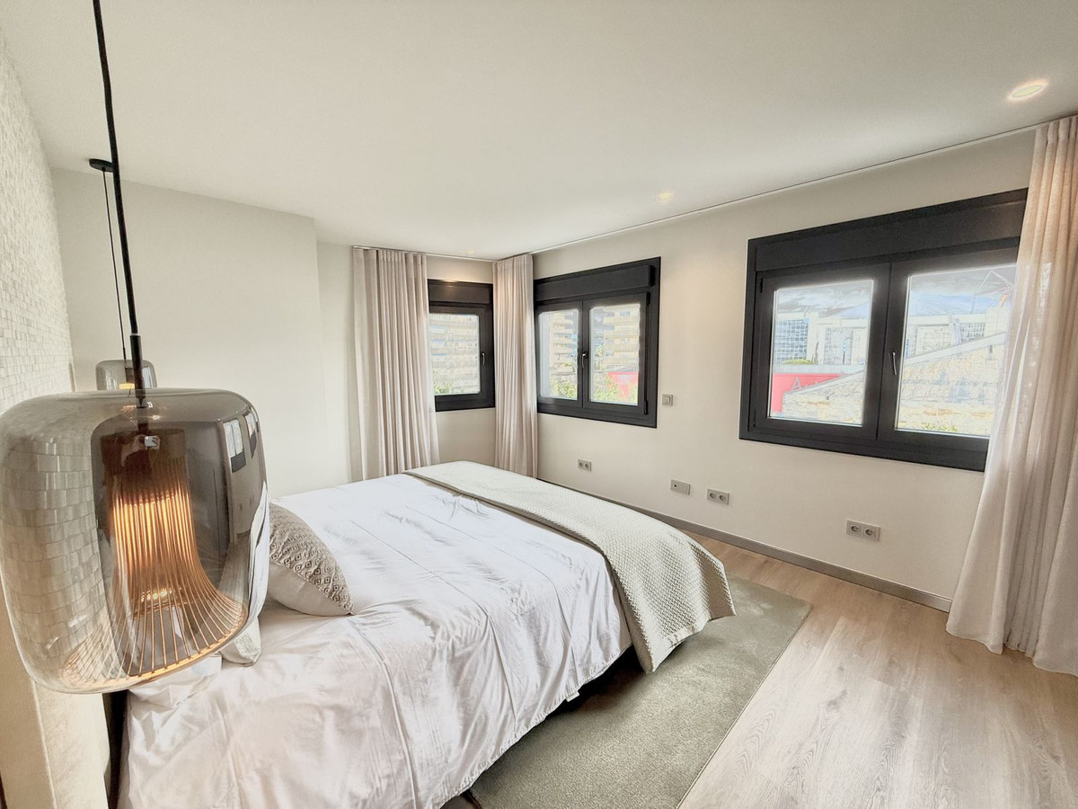 5 Bed Apartment for sale in Puerto Banús Costa Del Sol, Málaga, Spain