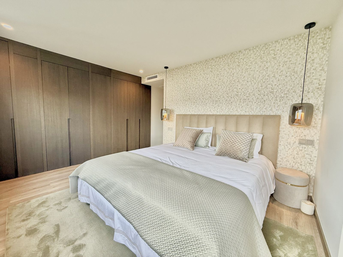 5 Bed Apartment for sale in Puerto Banús Costa Del Sol, Málaga, Spain