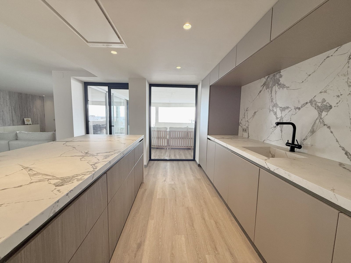 5 Bed Apartment for sale in Puerto Banús Costa Del Sol, Málaga, Spain