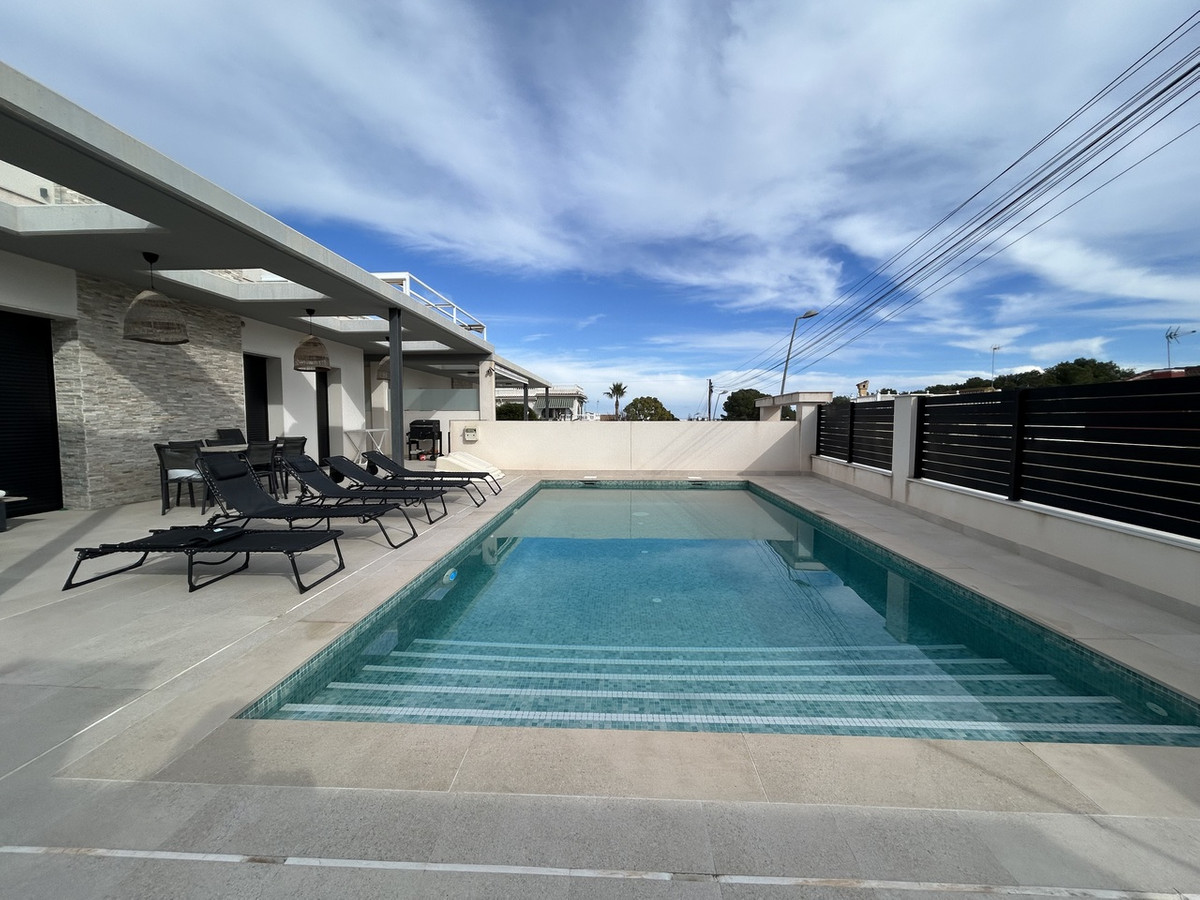 5 Bed Townhouse for sale in Los Balcones Costa Blanca, Alicante, Spain