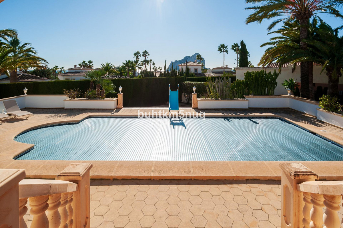 4 Bed Townhouse for sale in Calpe Costa Blanca, Alicante, Spain