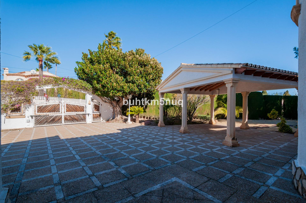 4 Bed Townhouse for sale in Calpe Costa Blanca, Alicante, Spain