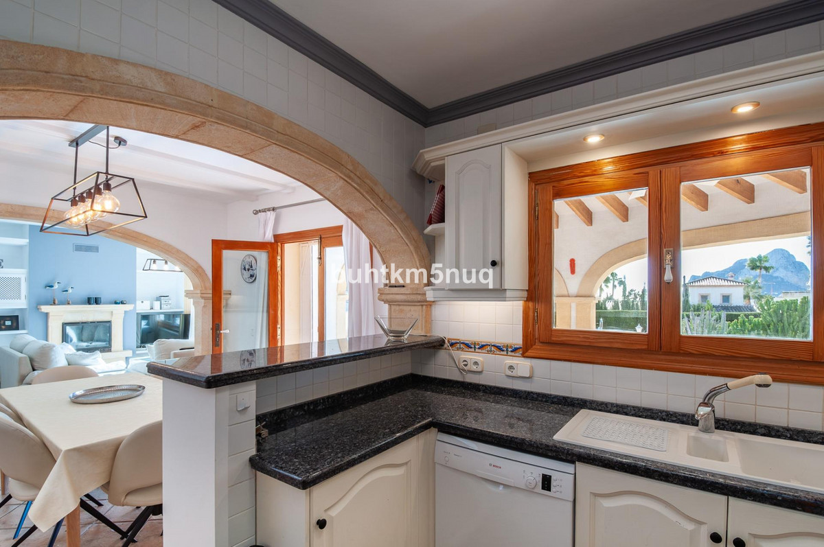 4 Bed Townhouse for sale in Calpe Costa Blanca, Alicante, Spain