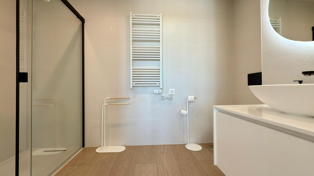 Se vende Apartamento Planta Media de 2 dormitorios en Costa Blanca, Alicante, España