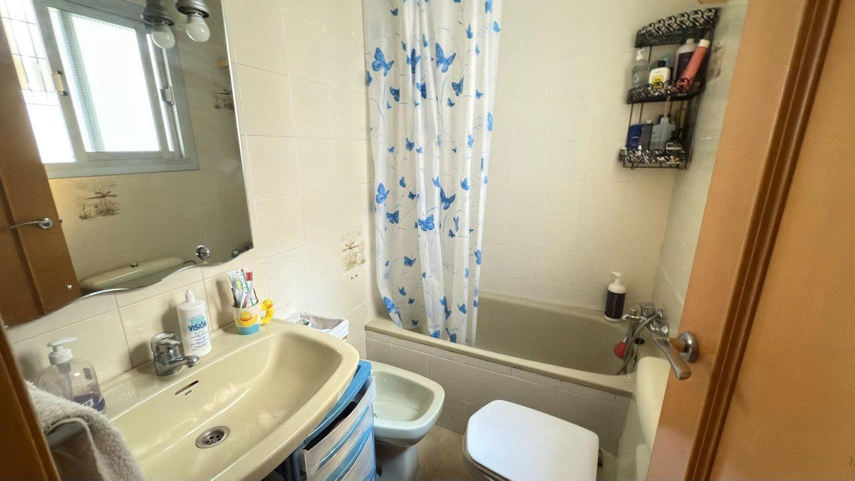Se vende Apartamento Planta Media de 3 dormitorios en Costa Blanca, Alicante, España