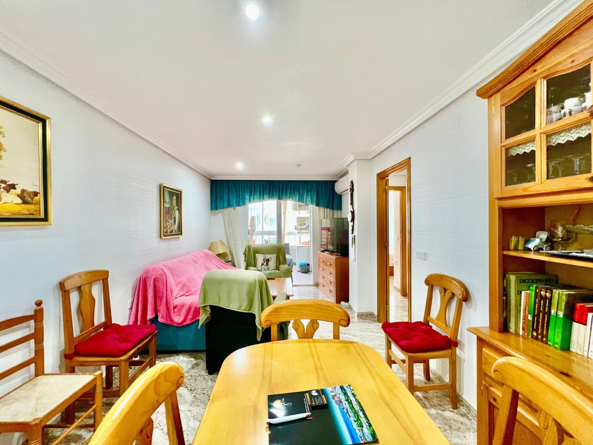 Se vende Apartamento Planta Media de 2 dormitorios en Costa Blanca, Alicante, España