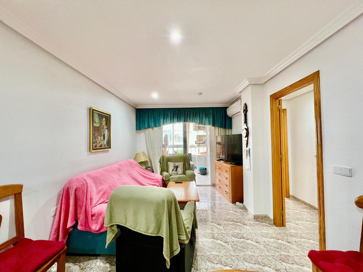 Se vende Apartamento Planta Media de 2 dormitorios en Costa Blanca, Alicante, España