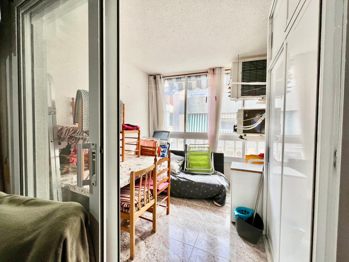 Se vende Apartamento Planta Media de 2 dormitorios en Costa Blanca, Alicante, España