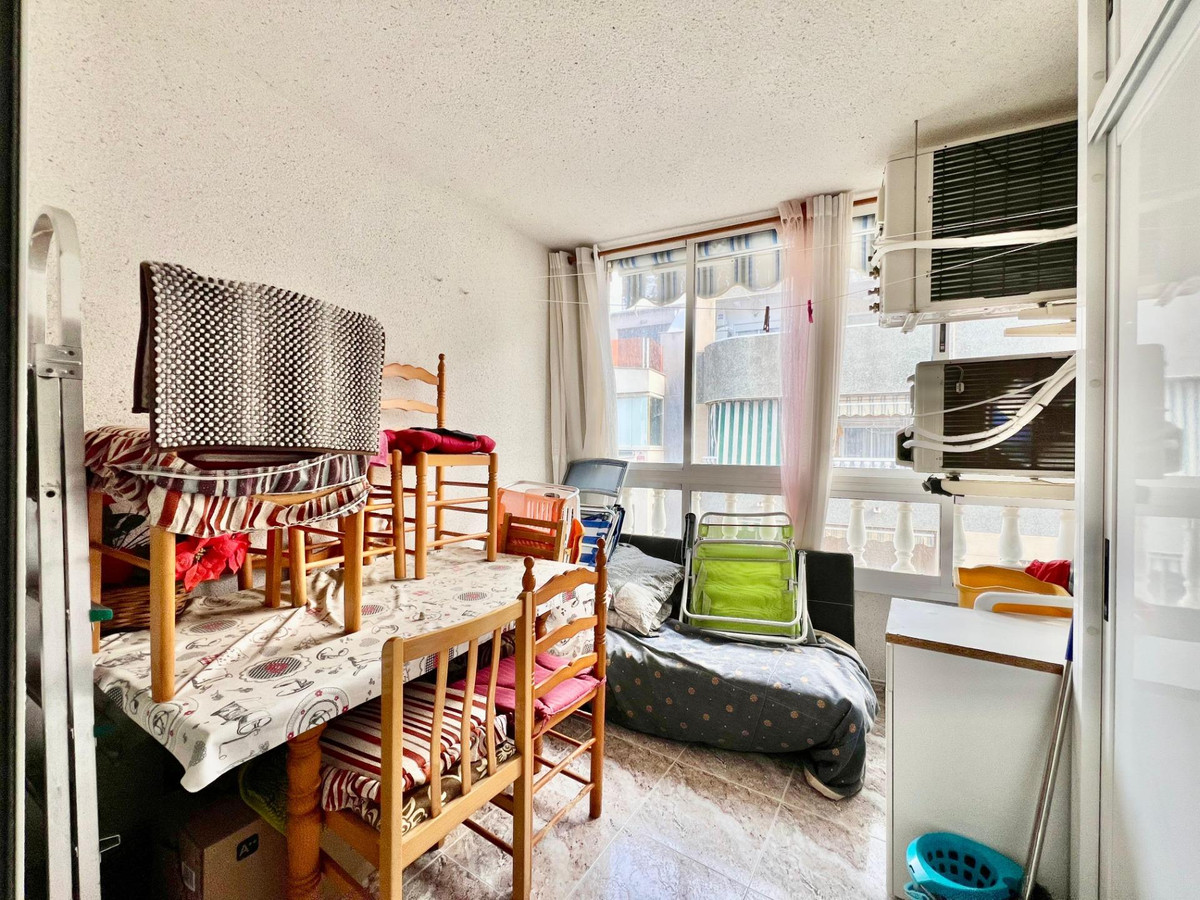 Se vende Apartamento Planta Media de 2 dormitorios en Costa Blanca, Alicante, España
