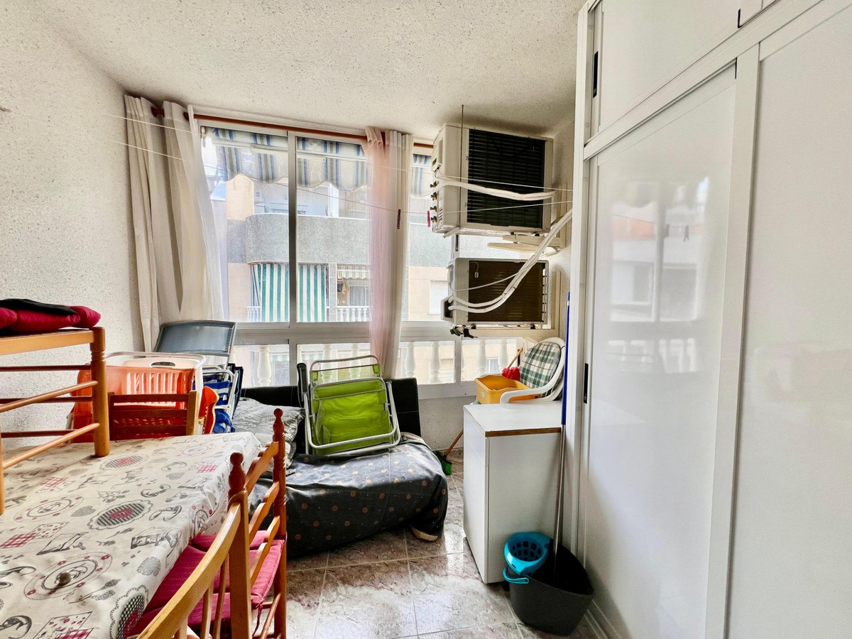Se vende Apartamento Planta Media de 2 dormitorios en Costa Blanca, Alicante, España