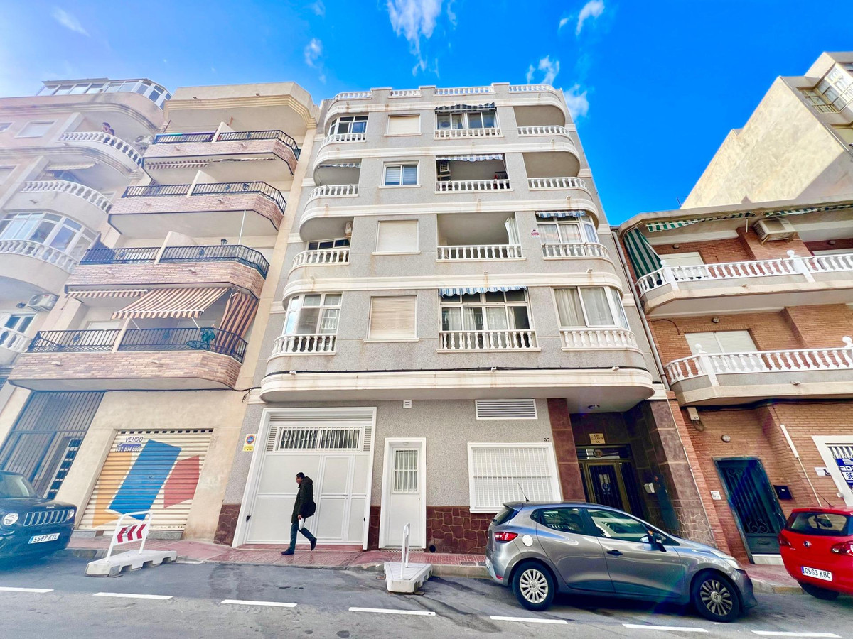 Se vende Apartamento Planta Media de 2 dormitorios en Costa Blanca, Alicante, España