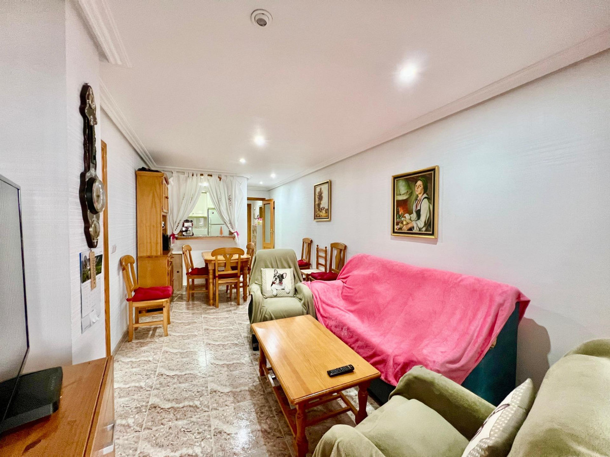 Se vende Apartamento Planta Media de 2 dormitorios en Costa Blanca, Alicante, España