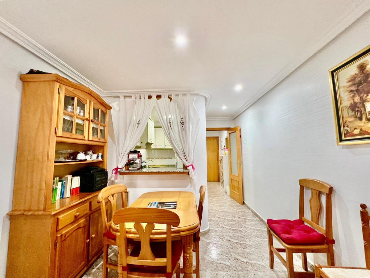 Se vende Apartamento Planta Media de 2 dormitorios en Costa Blanca, Alicante, España