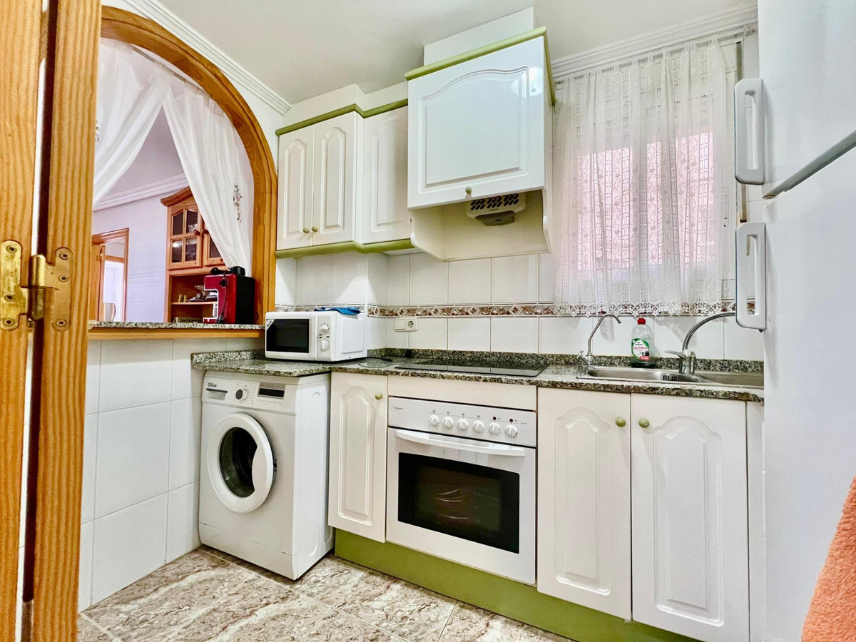 Se vende Apartamento Planta Media de 2 dormitorios en Costa Blanca, Alicante, España