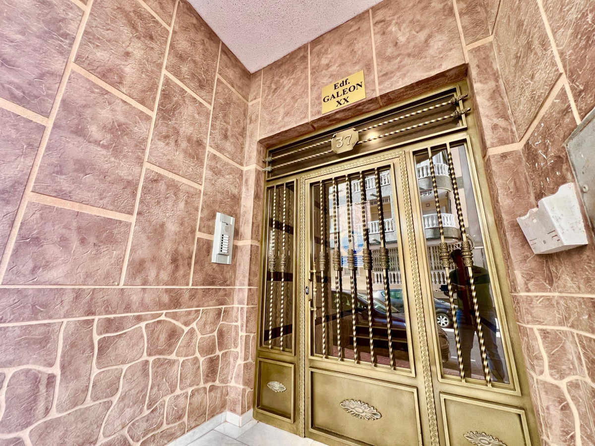 Se vende Apartamento Planta Media de 2 dormitorios en Costa Blanca, Alicante, España