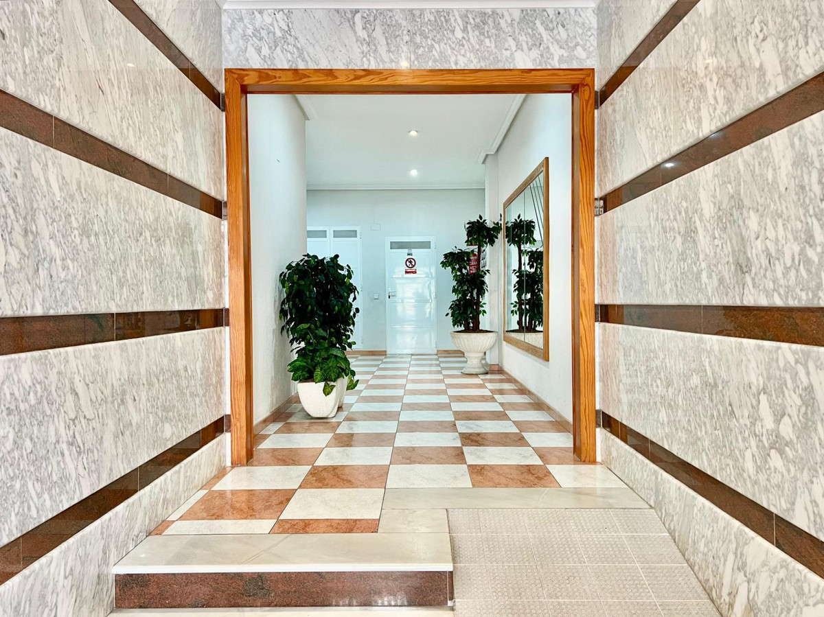 Se vende Apartamento Planta Media de 2 dormitorios en Costa Blanca, Alicante, España