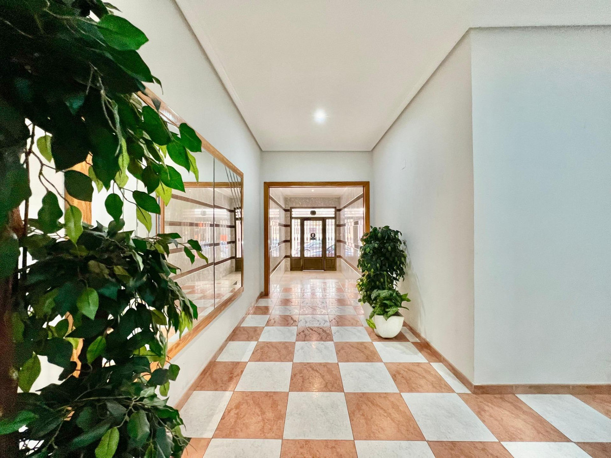 Se vende Apartamento Planta Media de 2 dormitorios en Costa Blanca, Alicante, España