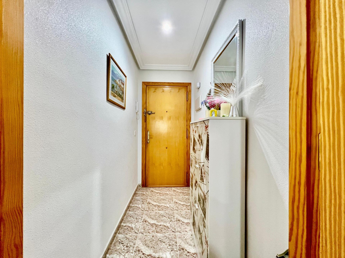 Se vende Apartamento Planta Media de 2 dormitorios en Costa Blanca, Alicante, España