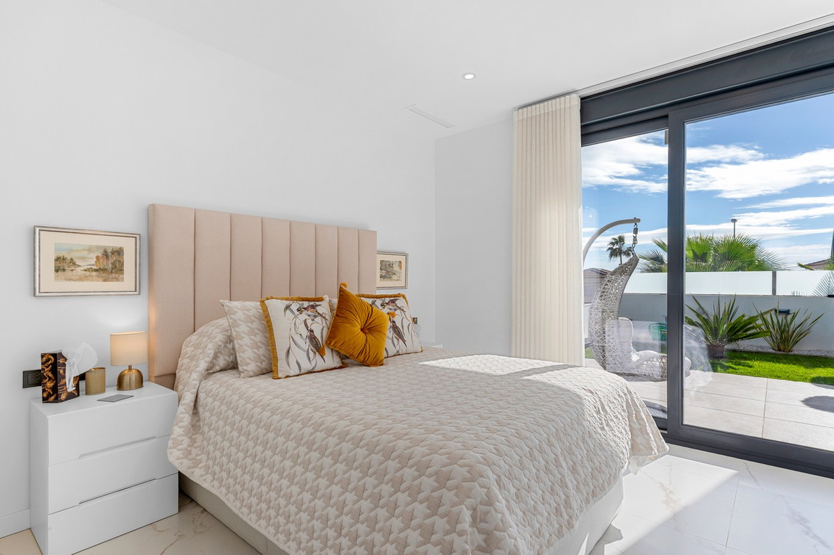 4 Bed Townhouse for sale in Ciudad Quesada Costa Blanca, Alicante, Spain