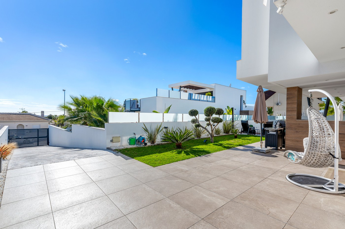 4 Bed Townhouse for sale in Ciudad Quesada Costa Blanca, Alicante, Spain