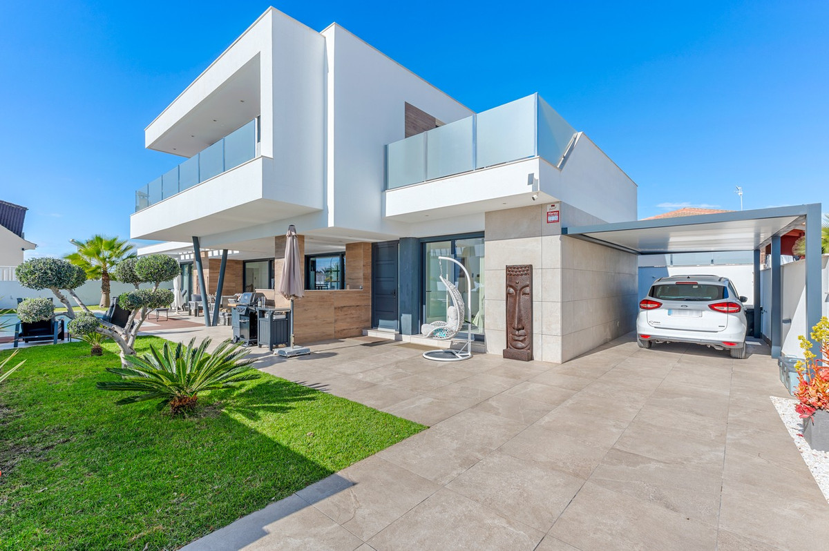 4 Bed Townhouse for sale in Ciudad Quesada Costa Blanca, Alicante, Spain