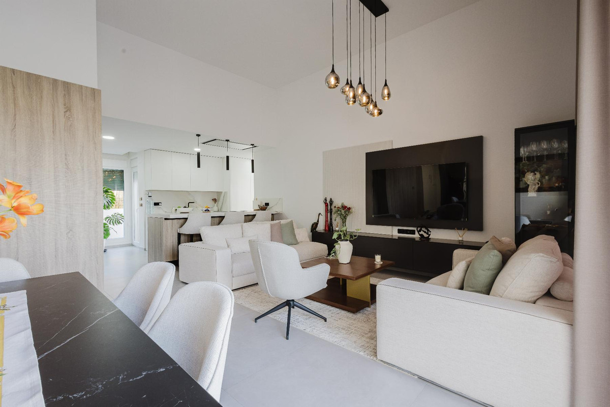 Se vende Villa - Chalet de 4 dormitorios en Costa Blanca, Alicante, España