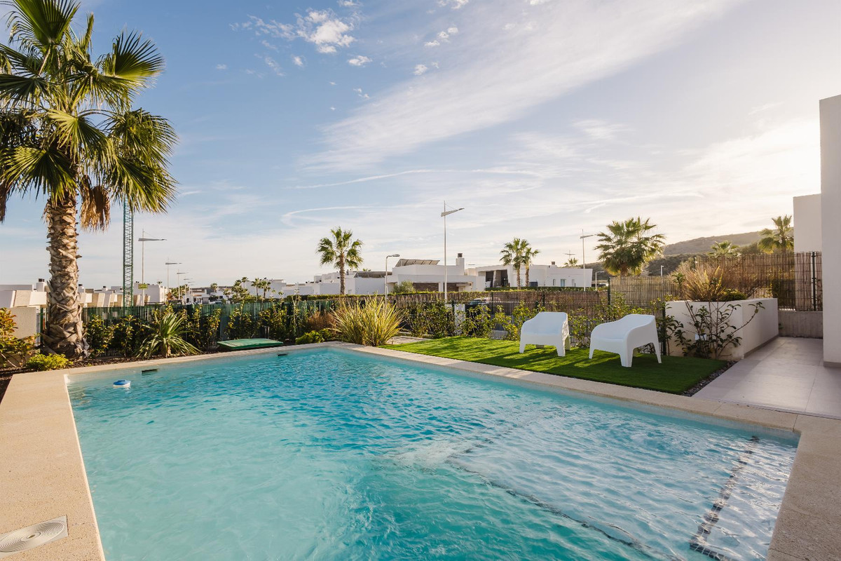 Se vende Villa - Chalet de 4 dormitorios en Costa Blanca, Alicante, España