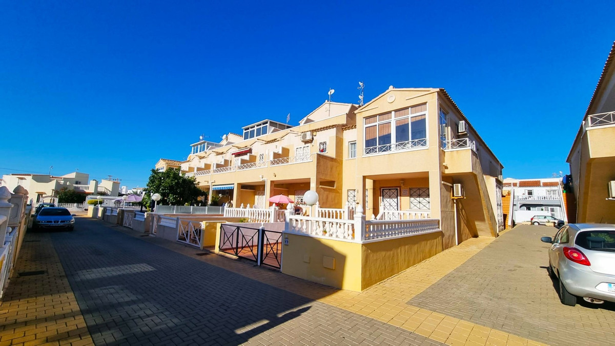 Se vende Adosada de 2 dormitorios en Costa Blanca, Alicante, España