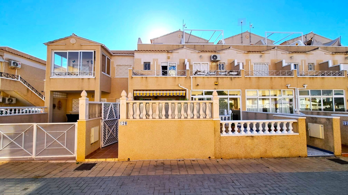 Se vende Adosada de 2 dormitorios en Costa Blanca, Alicante, España