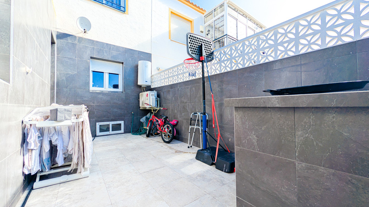 Se vende Adosada de 3 dormitorios en Costa Blanca, Alicante, España