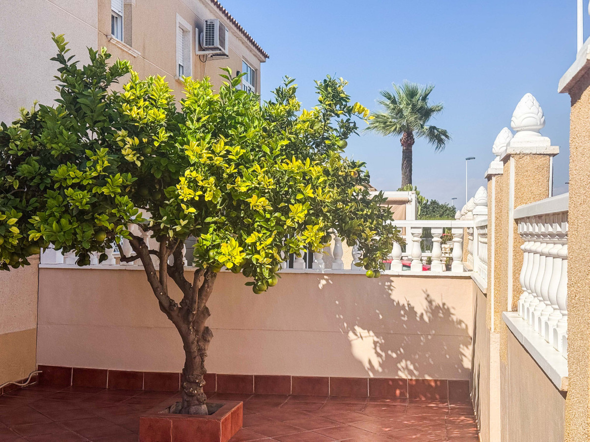 Se vende Bungalow de 2 dormitorios en Costa Blanca, Alicante, España