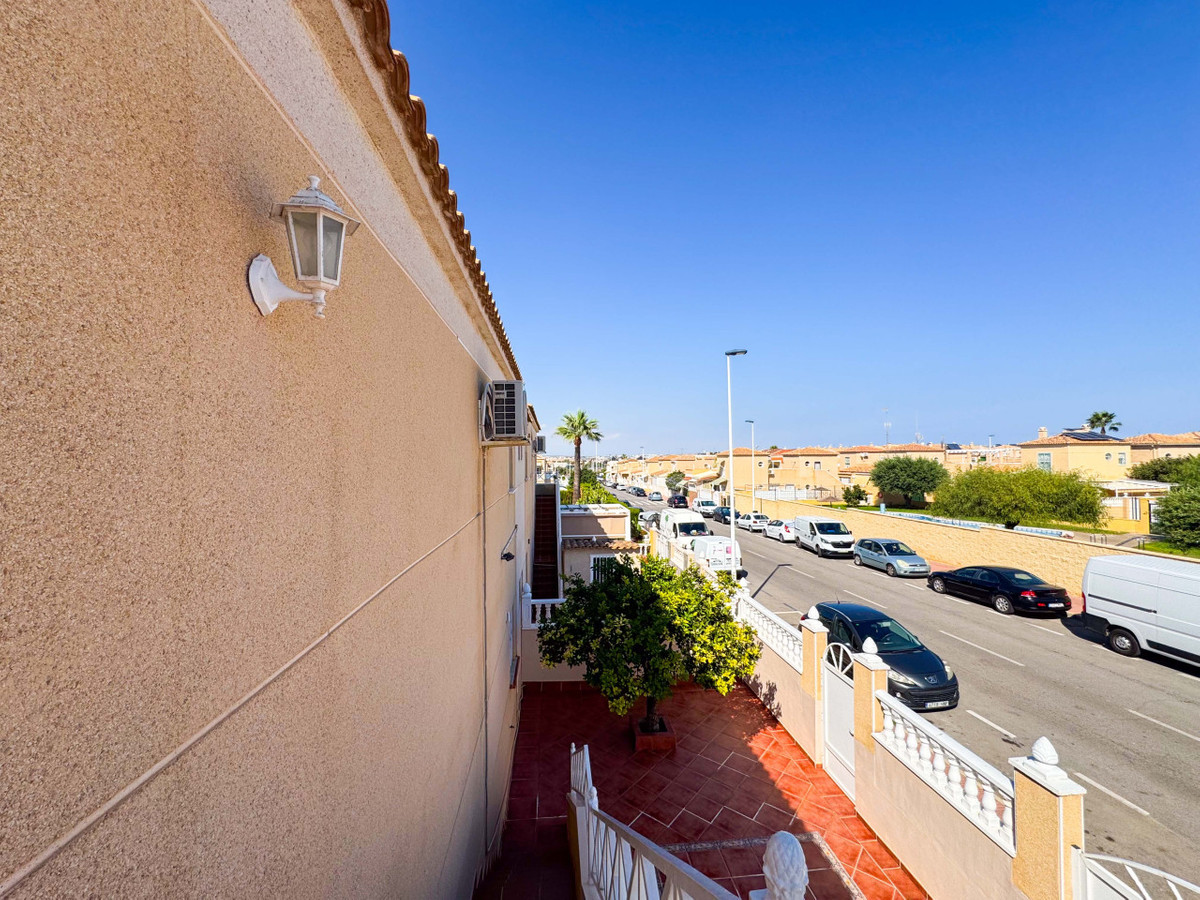 Se vende Bungalow de 2 dormitorios en Costa Blanca, Alicante, España