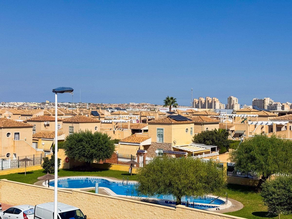 Se vende Bungalow de 2 dormitorios en Costa Blanca, Alicante, España