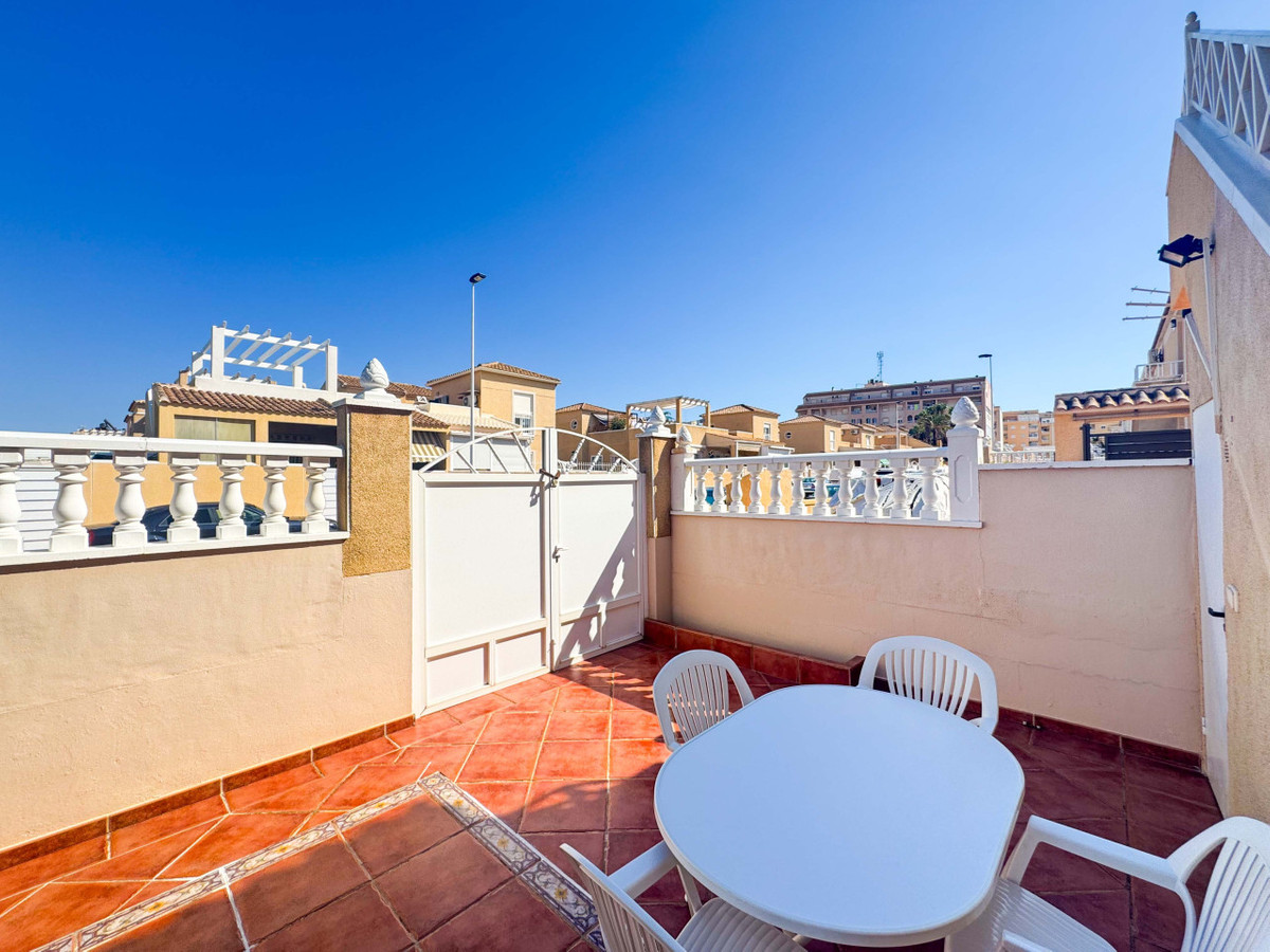 Se vende Bungalow de 2 dormitorios en Costa Blanca, Alicante, España